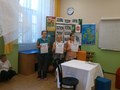 Przedstawiciele zwycięskich klas w Turnieju wiedzy o Mikołaju Koperniku