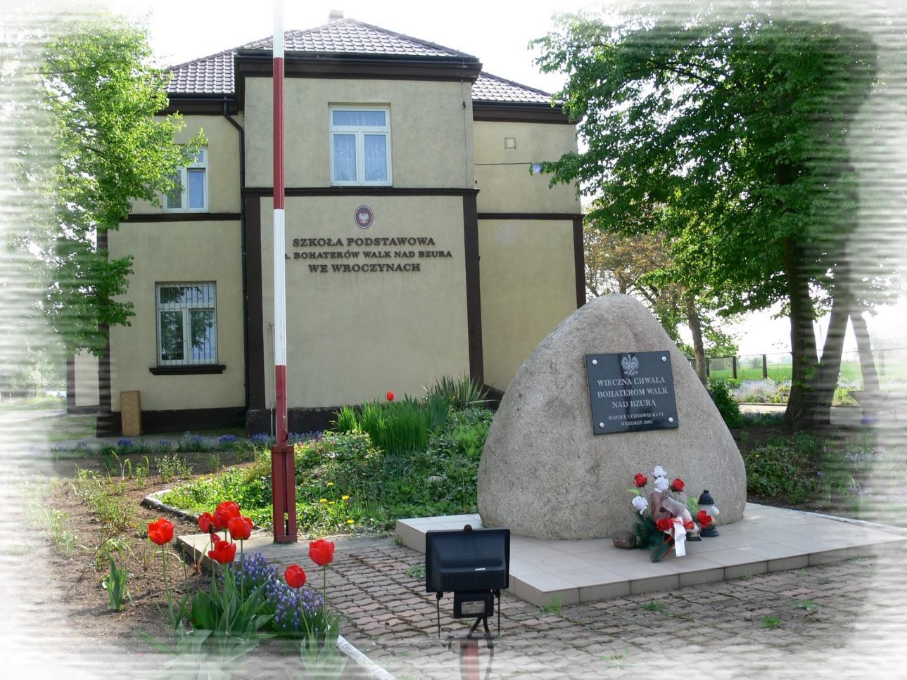 Herb - Szkoła Podstawowa im. Bohaterów Walk nad Bzurą we Wroczynach